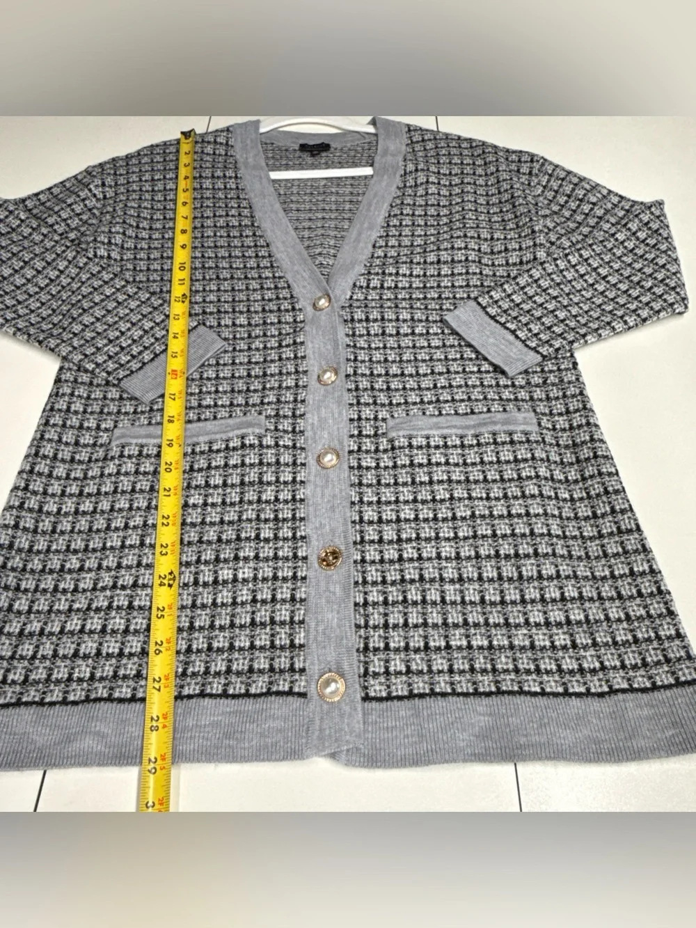 TALBOTS Women’s 100% Merino Wool Textured Plaid V-Neck Cardigan Sz M Gray Artsy